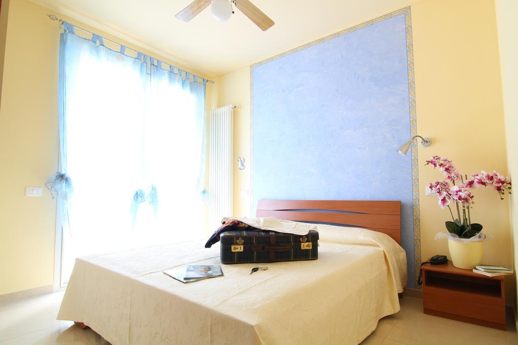 Residence Blu Marine Rimini Room photo